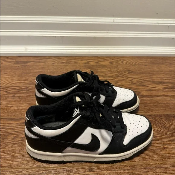 Panda Nike Dunks - Picture 3 of 5